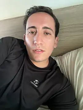 Snapshot of agustinnnnnns chatting on September 30, 2025, 8:36 pm agustinnnnnns online show from September 30, 2025, 8:36 pm