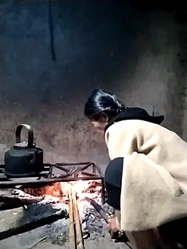 abigail-00 online show from December 4, 2025, 9:34 pm