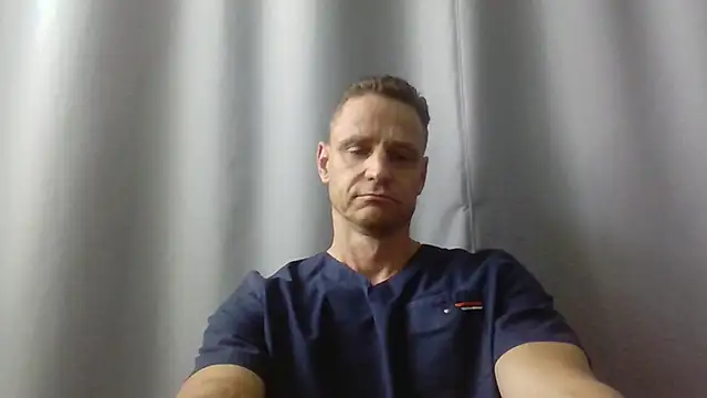 Snapshot of Freeze_Fire chatting on July 2, 2026, 10:32 am Freeze Fire online show from July 2, 2026, 10:32 am