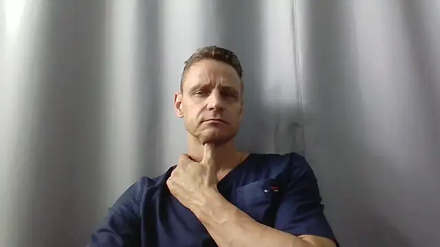 Snapshot of Freeze_Fire chatting on July 14, 2026, 6:29 am Freeze Fire online show from July 14, 2026, 6:29 am