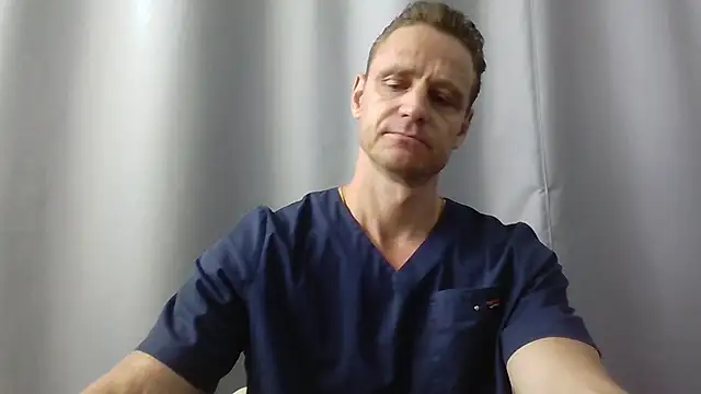 Snapshot of Freeze_Fire chatting on August 2, 2026, 7:51 am Freeze Fire online show from August 2, 2026, 7:51 am