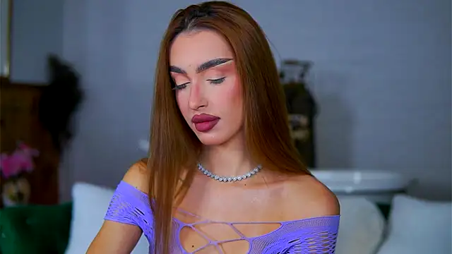 ClaraBenatti online show from November 5, 2025, 7:36 pm