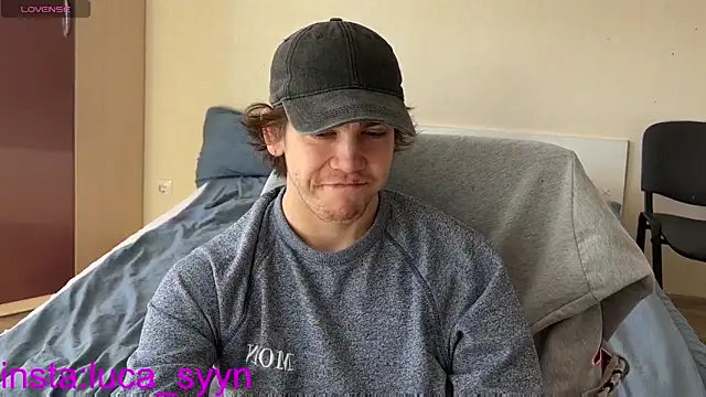 Snapshot of luca_syn chatting on October 6, 2025, 8:34 am luca syn online show from October 6, 2025, 8:34 am