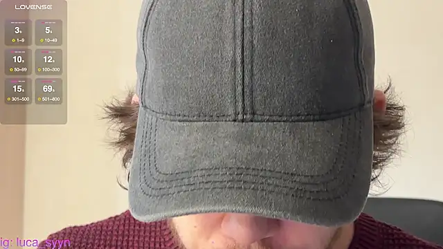 Snapshot of luca_syn chatting on October 31, 2025, 10:05 am luca syn online show from October 31, 2025, 10:05 am