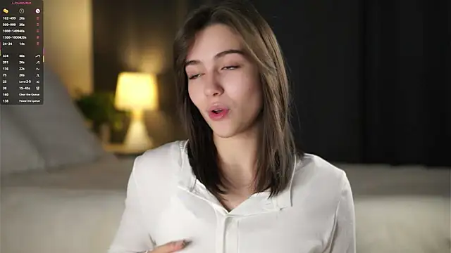 LettySlovacek online show from November 12, 2025, 2:23 am