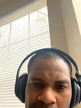 Snapshot of Srevwn chatting on January 13, 2026, 4:12 pm Srevwn online show from January 13, 2026, 4:12 pm