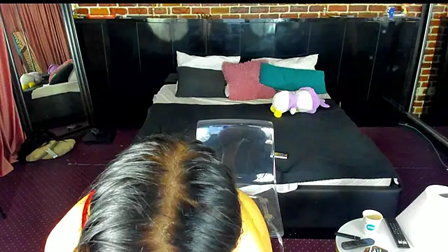 MeganSin  online show from December 4, 2025, 5:39 am