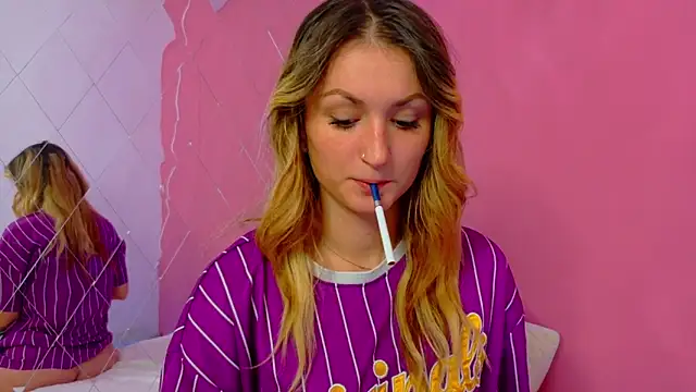 Anaayss  online show from October 17, 2025, 4:59 am