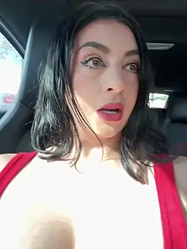 LlianneDiamond1 online show from December 13, 2025, 8:04 pm