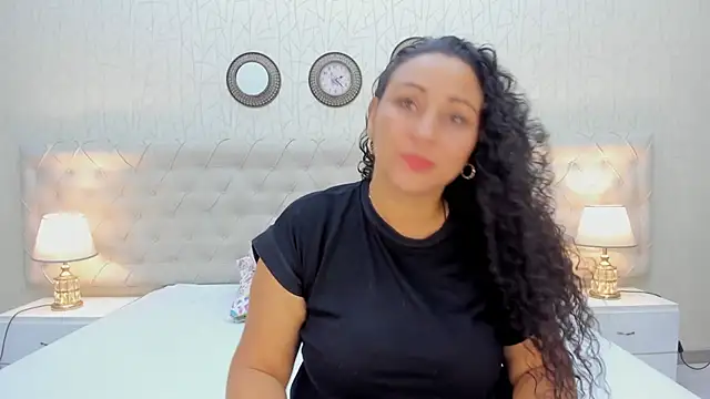 Snapshot of VaniaRose chatting on October 12, 2025, 1:43 pm VaniaRose online show from October 12, 2025, 1:43 pm