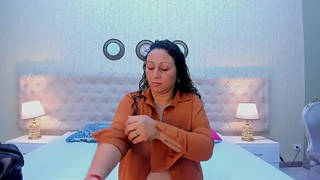 Snapshot of VaniaRose chatting on November 13, 2025, 1:10 pm VaniaRose online show from November 13, 2025, 1:10 pm