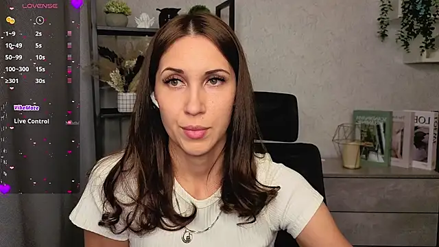 DreamVelour online show from December 14, 2025, 6:01 pm