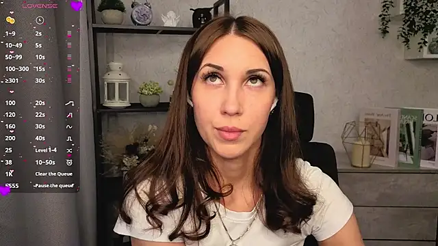 Snapshot of DreamVelour chatting on December 20, 2025, 7:43 pm DreamVelour online show from December 20, 2025, 7:43 pm