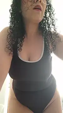 LondonHilton online show from April 9, 2026, 6:02 pm