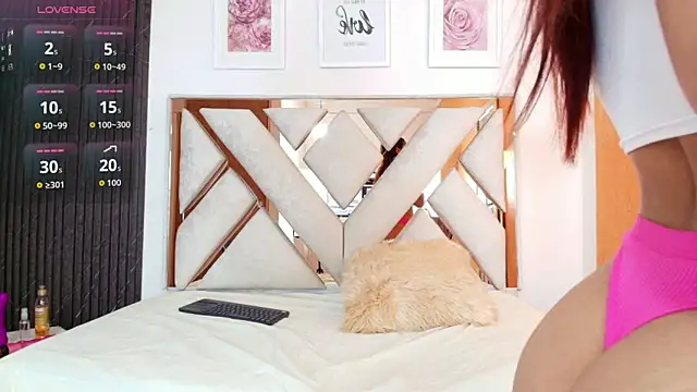 Lia Roseh online show from November 18, 2025, 8:02 pm