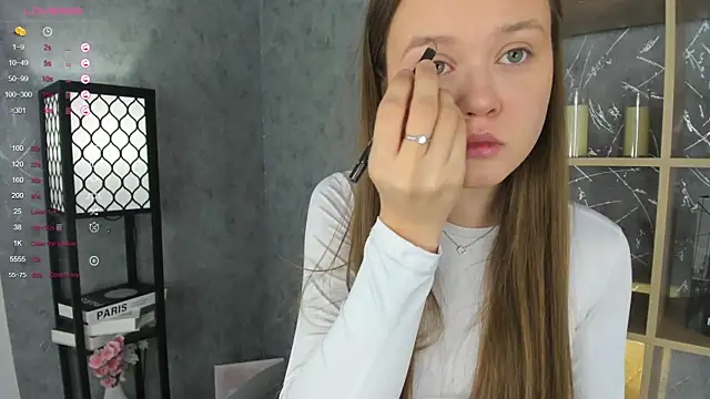 Snapshot of ElenoreReth chatting on November 24, 2025, 1:27 am ElenoreReth online show from November 24, 2025, 1:27 am