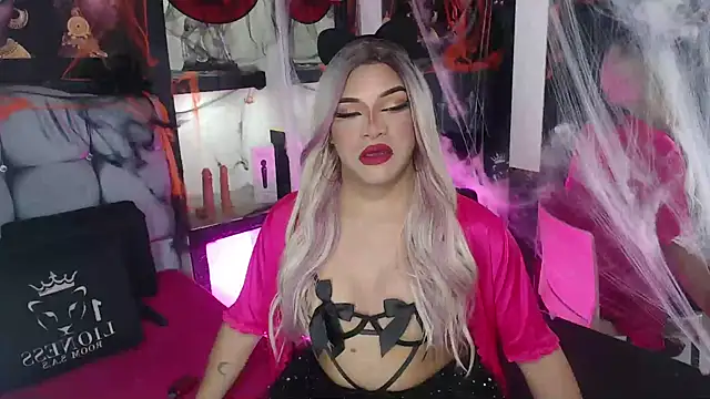 Snapshot of Sophia_hott01 chatting on October 28, 2025, 12:58 am Sophia hott01 online show from October 28, 2025, 12:58 am