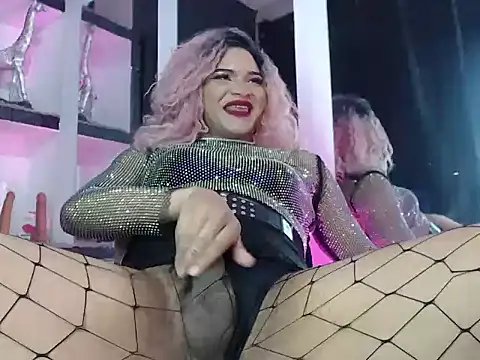 Snapshot of Sophia_hott01 chatting on December 15, 2025, 12:20 pm Sophia hott01 online show from December 15, 2025, 12:20 pm