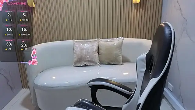 Snapshot of Skyler_Gracee_Tx chatting on November 26, 2025, 2:45 am Skyler Gracee Tx online show from November 26, 2025, 2:45 am