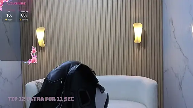 Snapshot of Skyler_Gracee_Tx chatting on December 5, 2025, 3:15 am Skyler Gracee Tx online show from December 5, 2025, 3:15 am