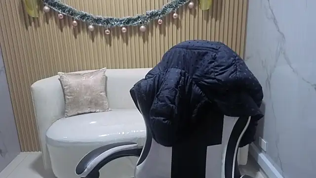 Snapshot of Skyler_Gracee_Tx chatting on December 14, 2025, 3:01 am Skyler Gracee Tx online show from December 14, 2025, 3:01 am