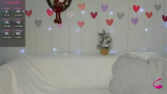 Angel Leeks online show from December 18, 2025, 12:22 pm