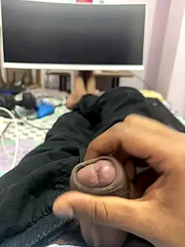 slaveboi9876 online show from December 14, 2025, 5:40 pm