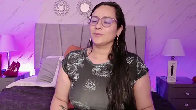 Snapshot of Michell_Monet chatting on May 19, 2026, 11:49 am Michell Monet online show from May 19, 2026, 11:49 am