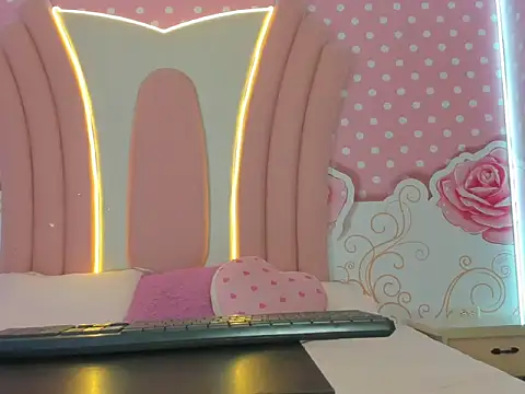 SofiaaBigBoobs online show from November 26, 2025, 12:06 pm