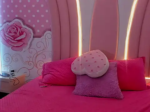 SofiaaBigBoobs online show from December 20, 2025, 1:07 pm