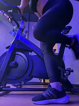 Anavalle online show from October 4, 2025, 5:00 pm