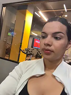 Snapshot of Anavalle chatting on February 6, 2026, 7:17 pm Anavalle online show from February 6, 2026, 7:17 pm