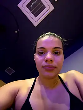 Snapshot of Anavalle chatting on February 13, 2026, 5:42 pm Anavalle online show from February 13, 2026, 5:42 pm