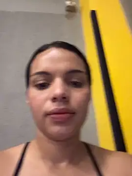 Snapshot of Anavalle chatting on February 19, 2026, 7:21 pm Anavalle online show from February 19, 2026, 7:21 pm