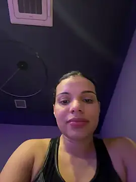 Snapshot of Anavalle chatting on April 9, 2026, 8:14 pm Anavalle online show from April 9, 2026, 8:14 pm