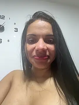 Snapshot of Anavalle chatting on May 16, 2026, 1:21 pm Anavalle online show from May 16, 2026, 1:21 pm