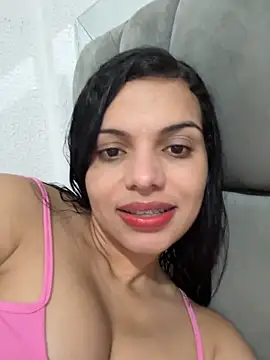 Snapshot of Anavalle chatting on May 19, 2026, 11:22 pm Anavalle online show from May 19, 2026, 11:22 pm