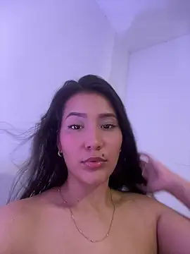 IsabellaJoness  online show from April 9, 2026, 8:58 pm