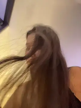 IsabellaJoness  online show from April 17, 2026, 8:12 pm