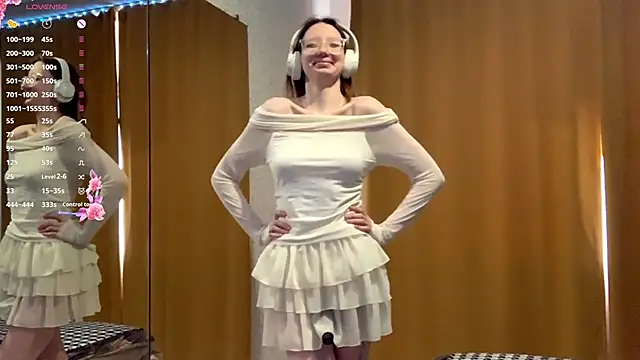 KrystinFunches online show from October 4, 2025, 8:34 am