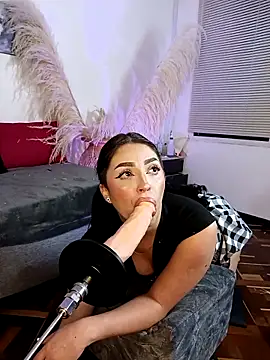 Zafira  online show from February 11, 2026, 6:24 pm