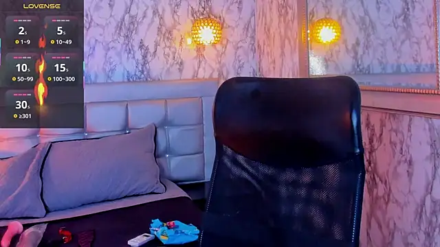 Snapshot of Lana_Sl4ve chatting on November 21, 2025, 12:32 am Lana Sl4ve online show from November 21, 2025, 12:32 am