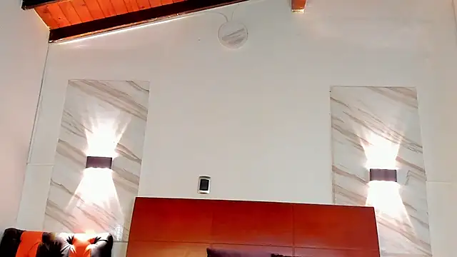 Snapshot of Charlotte-Smit chatting on November 11, 2025, 6:41 pm Charlotte-Smit online show from November 11, 2025, 6:41 pm