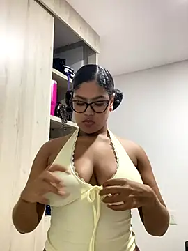 miiabrown18 online show from October 29, 2025, 1:30 am