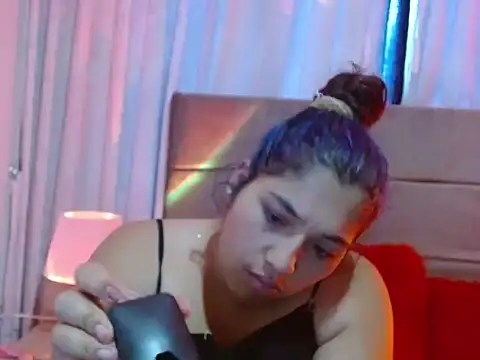 SalomeHotty online show from October 8, 2025, 8:28 pm
