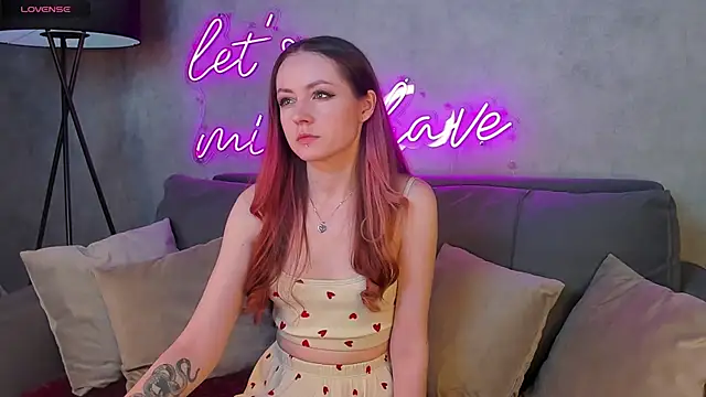 Snapshot of Berta_Kelly chatting on November 8, 2025, 1:28 am Berta Kelly online show from November 8, 2025, 1:28 am