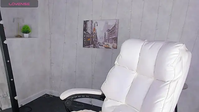 Snapshot of Berta_Kelly chatting on December 5, 2025, 12:08 am Berta Kelly online show from December 5, 2025, 12:08 am