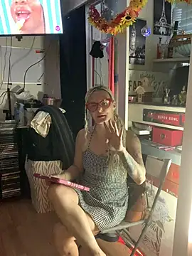 blondebarbiebae online show from June 20, 2026, 9:50 pm
