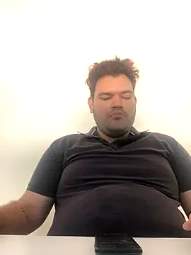 big bearr online show from October 28, 2025, 1:36 pm