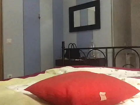 paula19800 online show from September 29, 2025, 8:13 pm